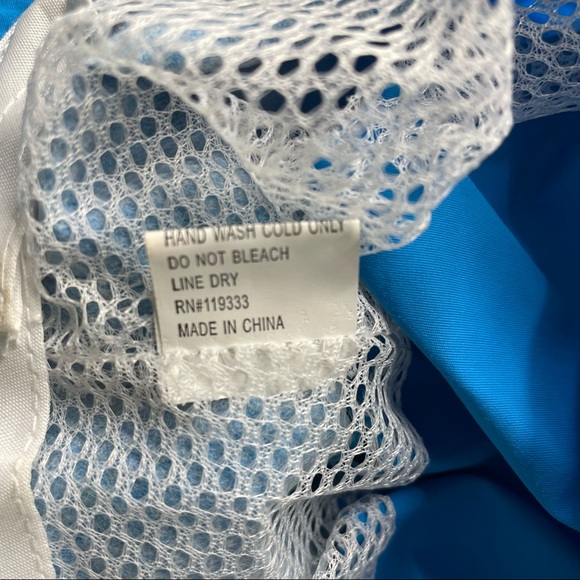 Blue Hat for Outdoor Adventures - Picture 8 of 9